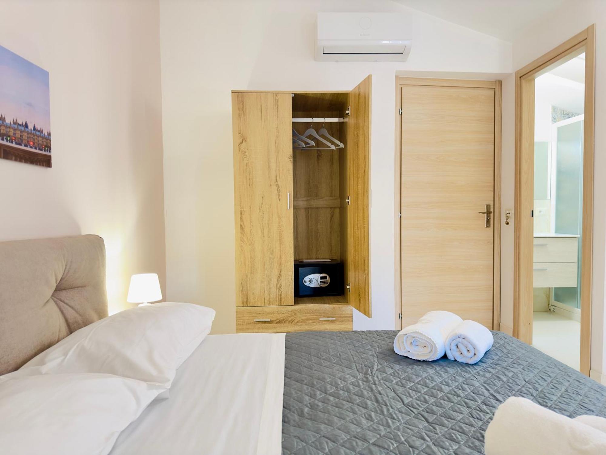 Unique Rooms In Centro Citta Bagno Privato E Climatizzatore ラグーザ エクステリア 写真
