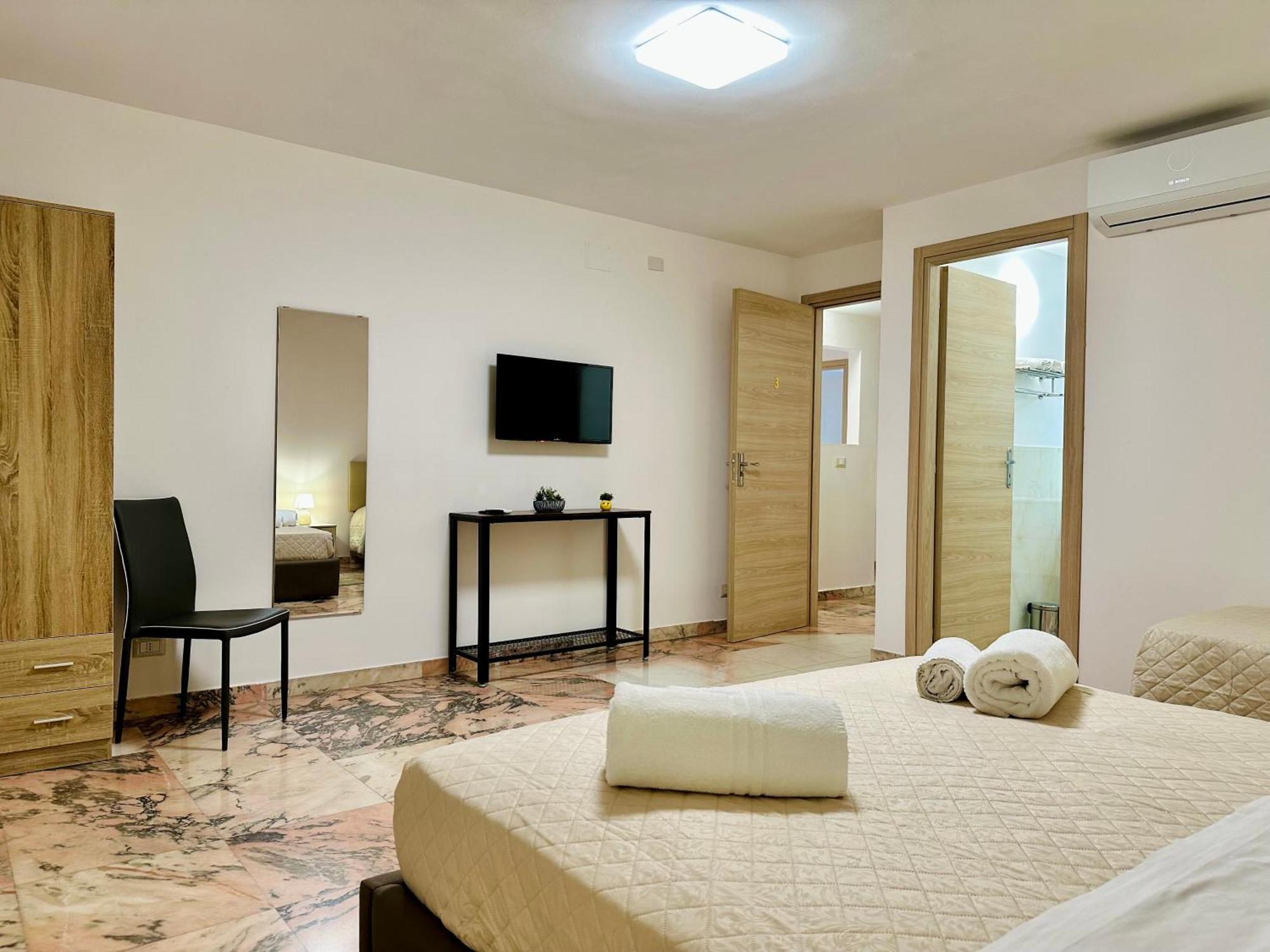 Unique Rooms In Centro Citta Bagno Privato E Climatizzatore ラグーザ エクステリア 写真