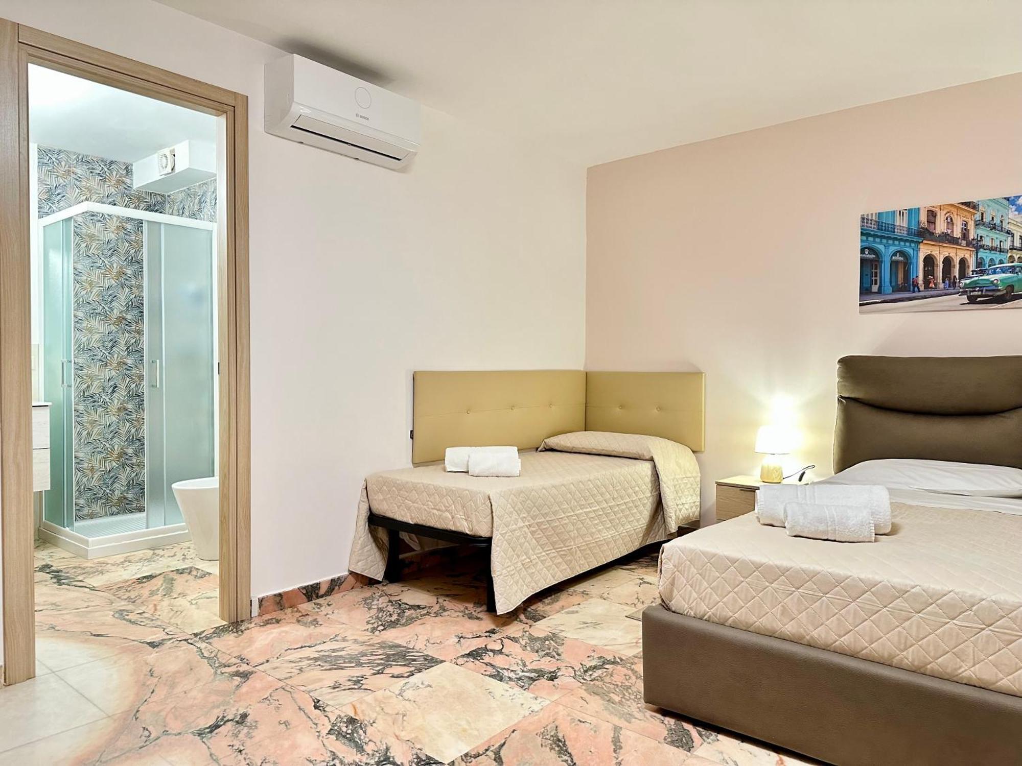 Unique Rooms In Centro Citta Bagno Privato E Climatizzatore ラグーザ エクステリア 写真