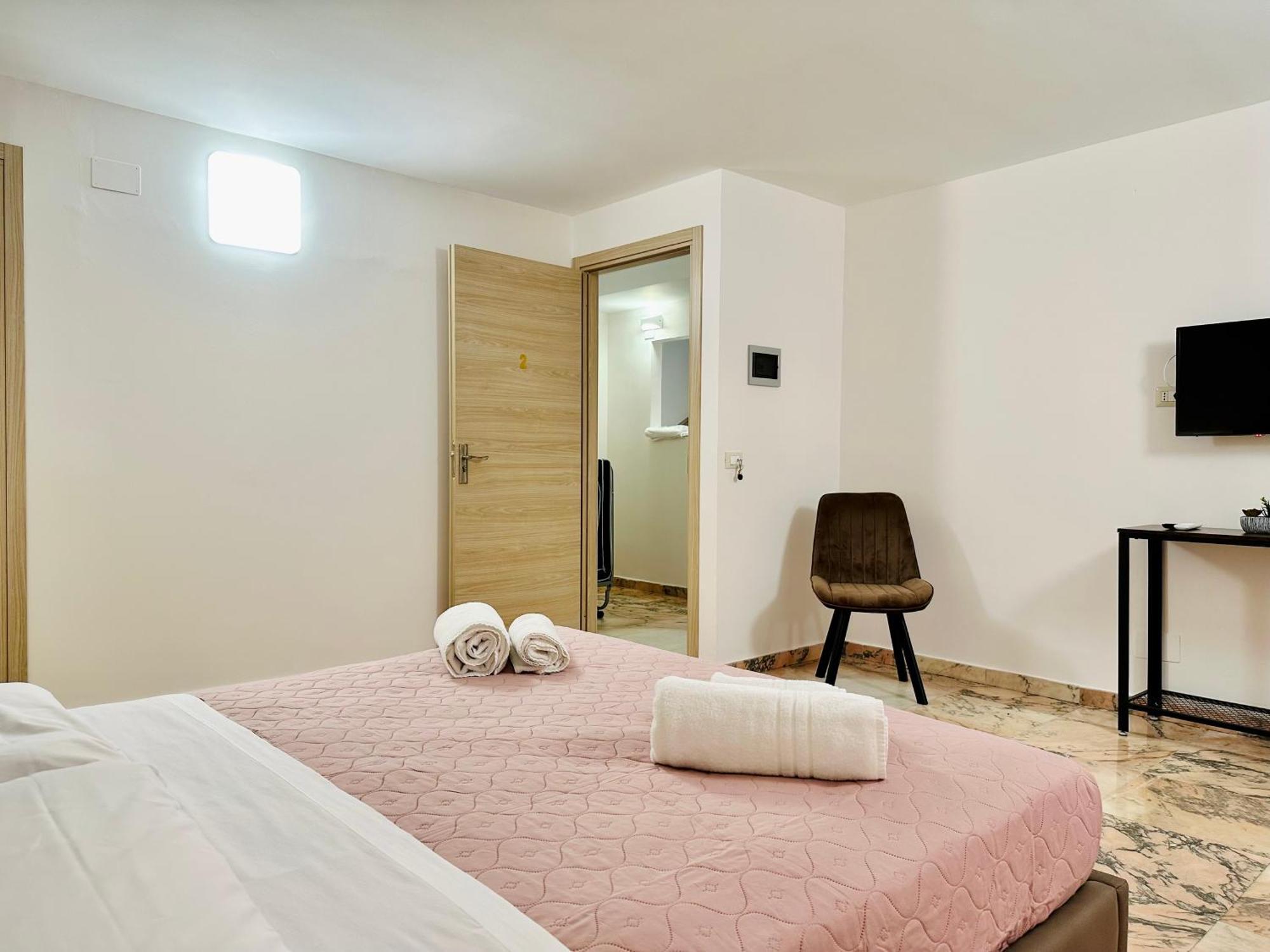 Unique Rooms In Centro Citta Bagno Privato E Climatizzatore ラグーザ エクステリア 写真